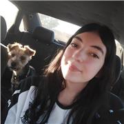 Profesora de español, apta para todas las edades y fácil de entender.